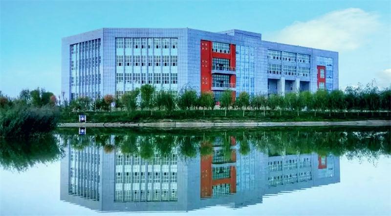 区金河路360号单位简介新疆科技学院其前身为新疆财经大学商务学院,是